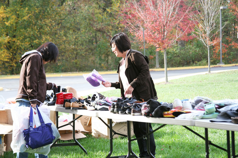 103010-yardsale (36).jpg