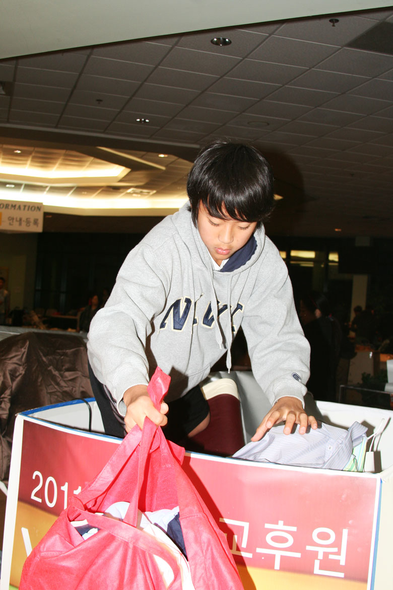 103010-yardsale (4).jpg