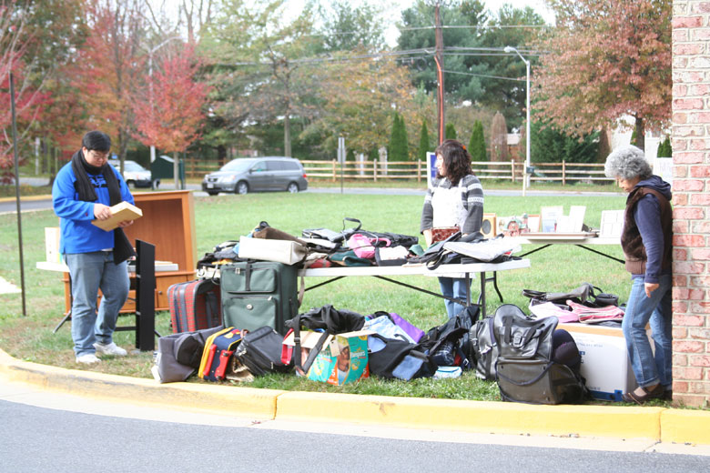 103010-yardsale (43).jpg