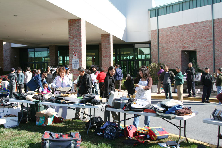 103010-yardsale (46).jpg