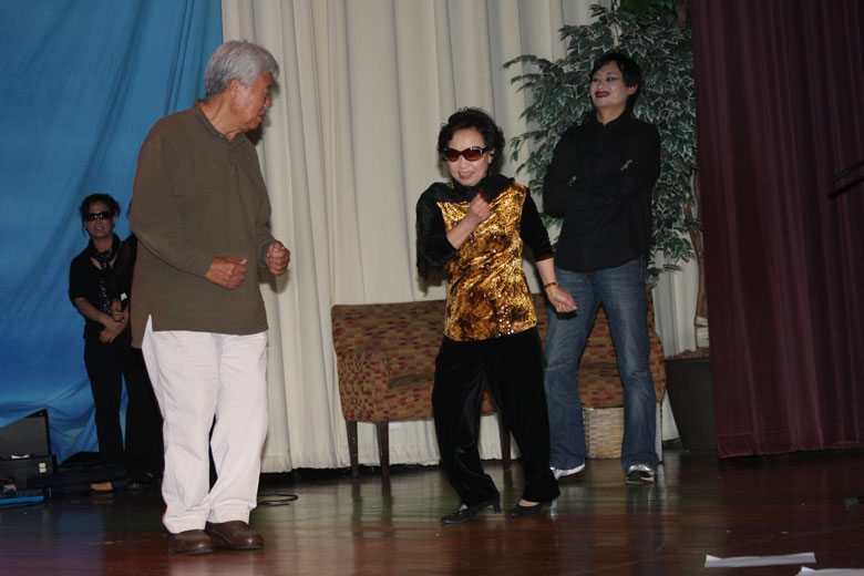 102509-oikos (10).jpg