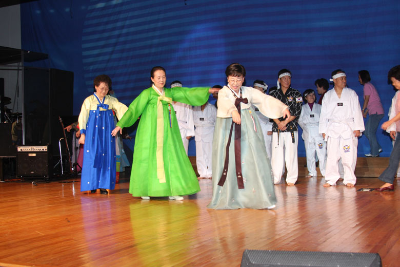 102509-oikos (29).jpg