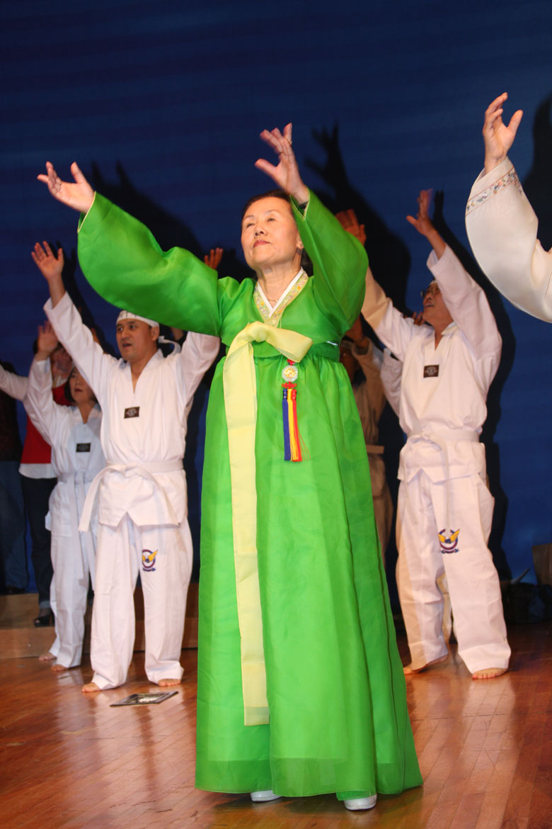 102509-oikos (31).jpg