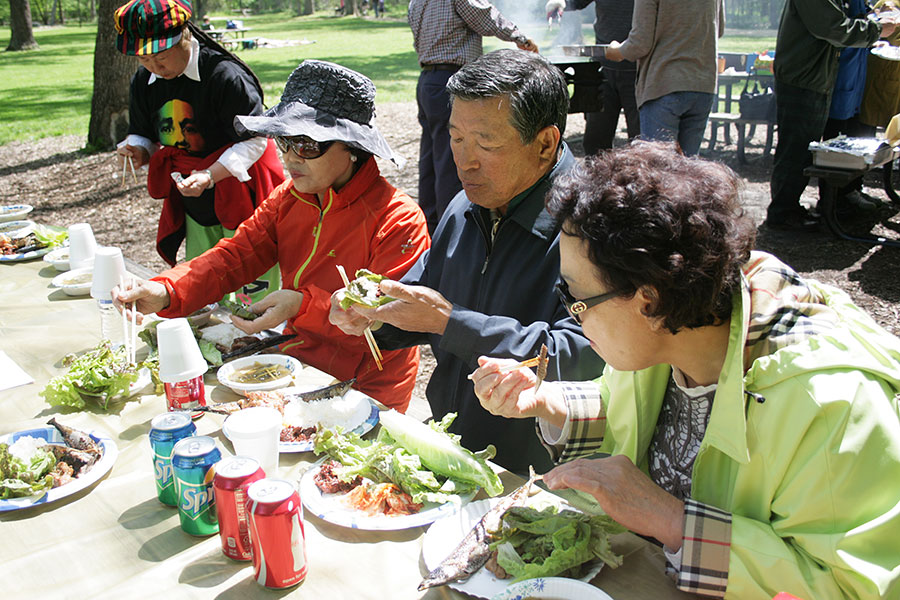 05042013-senior-picnic (8).jpg