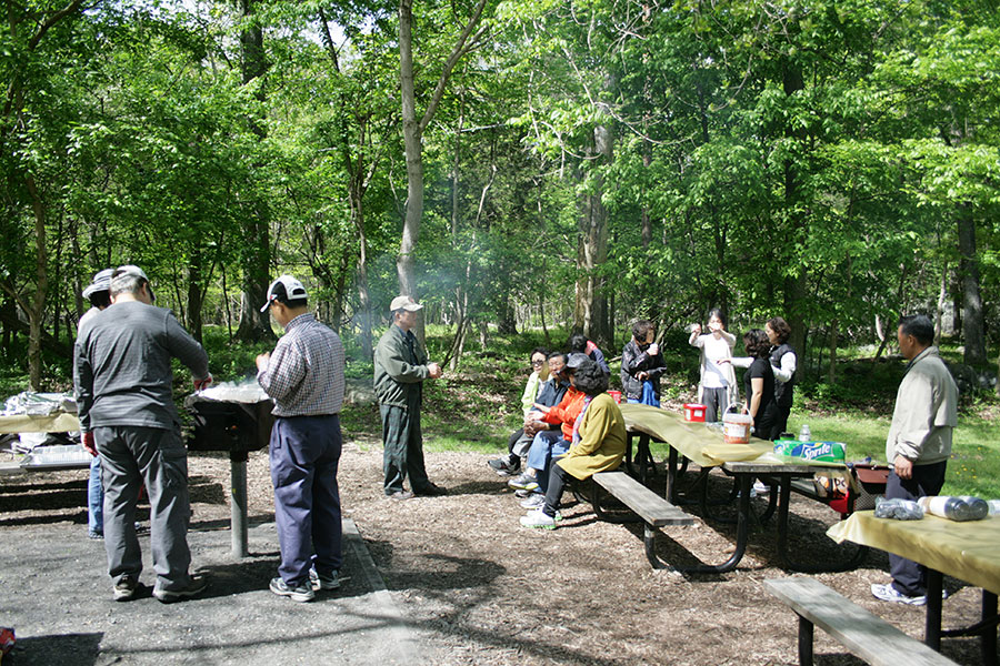 05042013-senior-picnic (3).jpg