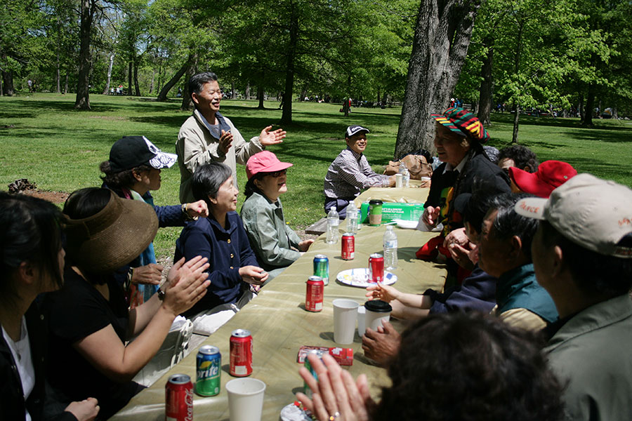 05042013-senior-picnic (16).jpg