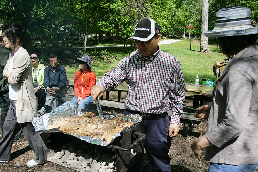 05042013-senior-picnic (1).jpg